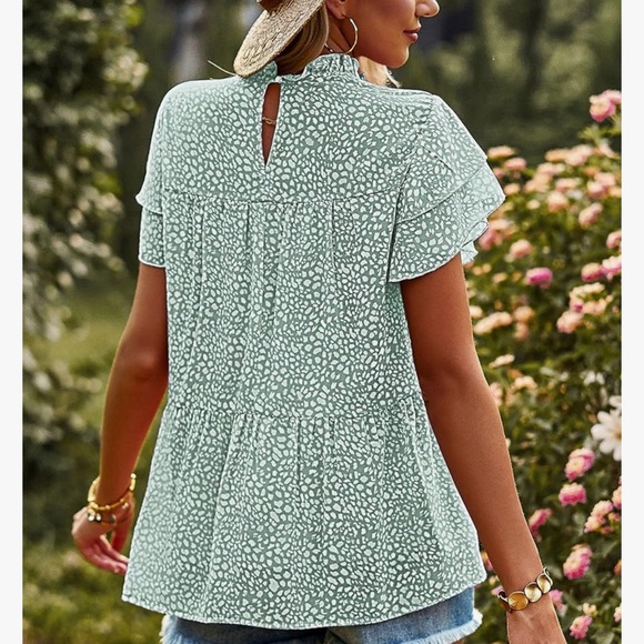 Pretty Garden Green Flowy Top - Picture 4 of 4